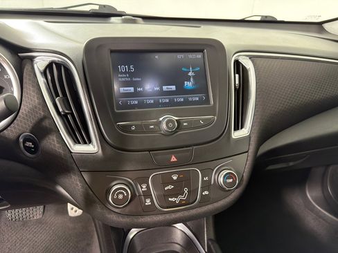 Used 2016 Chevrolet Malibu LT image 16