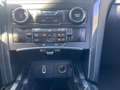 Used 2018 Ford Explorer XLT w/ Equipment Group 201A image 34