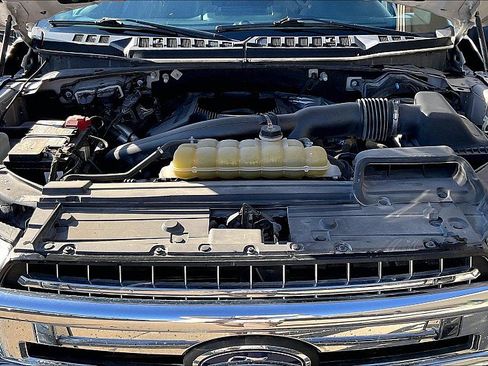 Used 2019 Ford F150 XLT w/ Equipment Group 302A Luxury AWD/4WD image 31