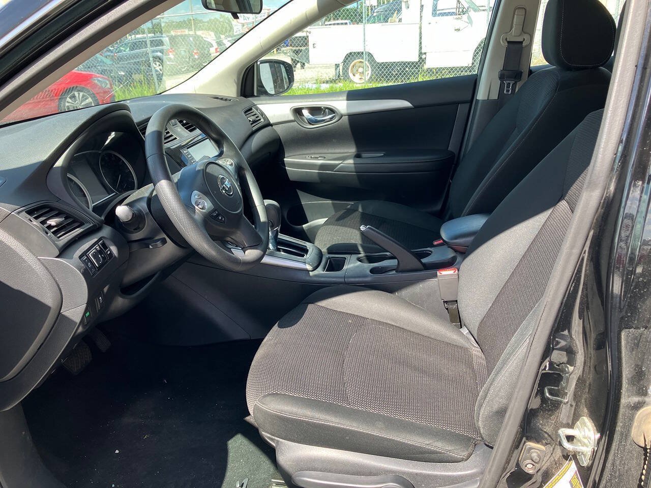 Used 2019 Nissan Sentra S FWD image 11