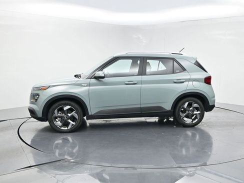 Used 2025 Hyundai Venue SEL FWD image 3
