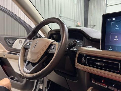 Used 2021 Lincoln Aviator Reserve w/ Equipment Group 202A AWD/4WD image 14
