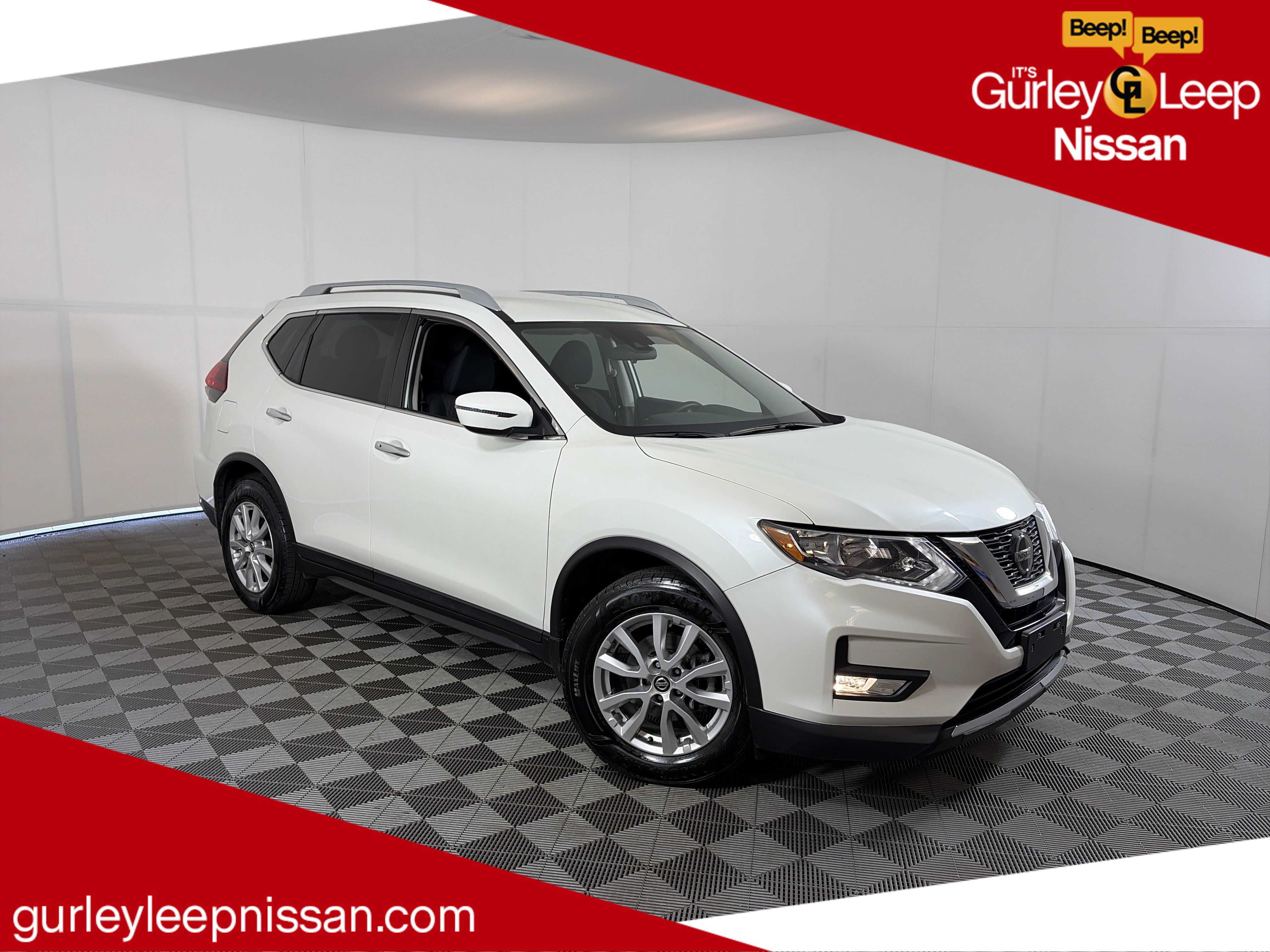 Used 2019 Nissan Rogue SV FWD image 1