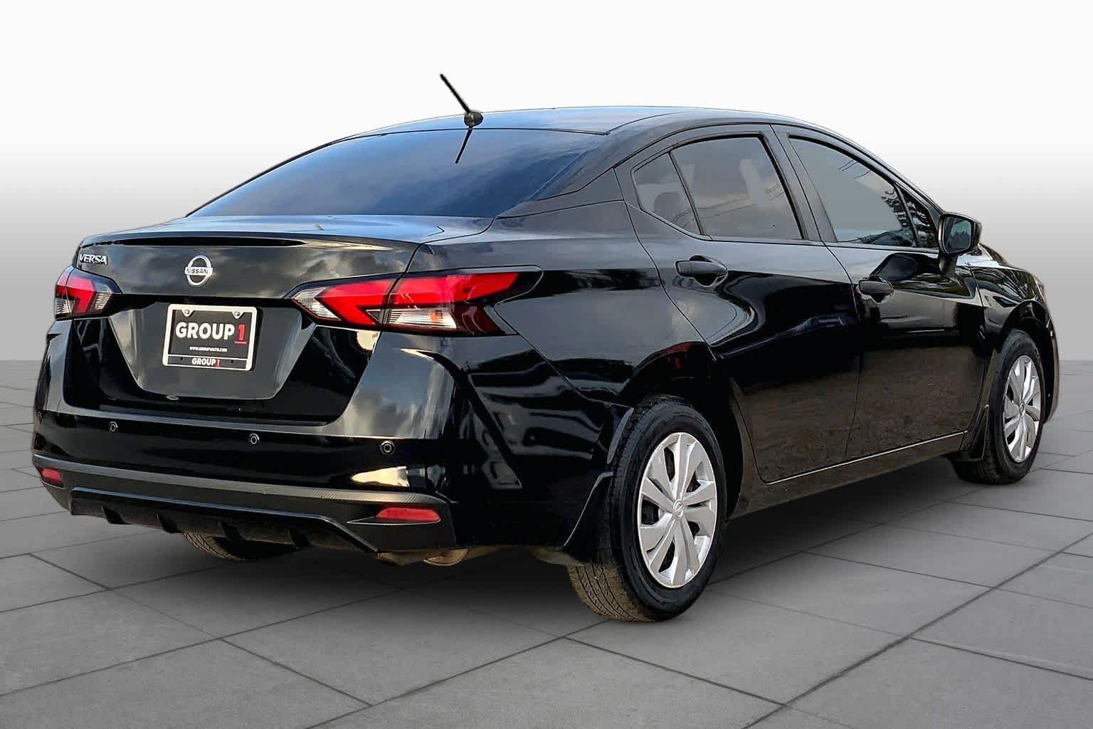 Used 2020 Nissan Versa S FWD image 12