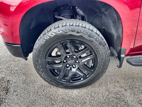 Certified 2024 Chevrolet Silverado 1500 LT Trail Boss w/ Convenience Package II image 32