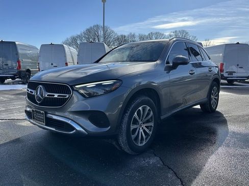 Used 2023 Mercedes-Benz GLC 300 4MATIC image 3