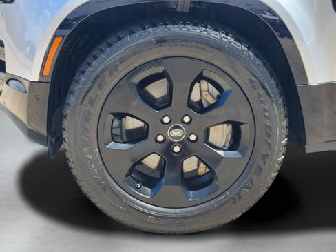 Certified 2021 Land Rover Defender 110 X-Dynamic SE AWD/4WD image 31