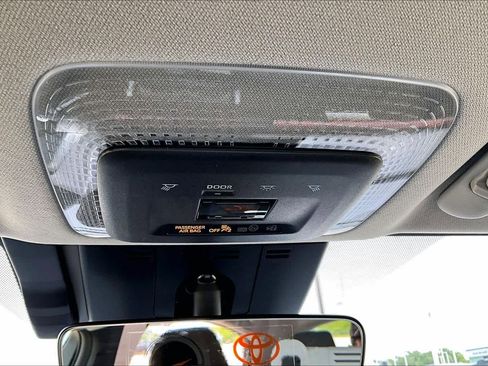 New 2026 Toyota Prius Plug-In Hybrid FWD image 17