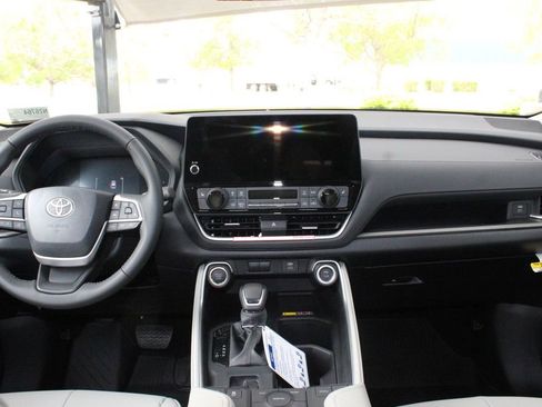 New 2026 Toyota Grand Highlander AWD image 23