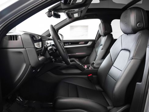 New 2026 Porsche Cayenne image 5