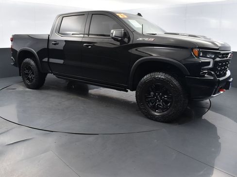 Used 2025 Chevrolet Silverado 1500 ZR2 w/ Technology Package image 3