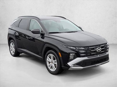 Used 2025 Hyundai Tucson SEL FWD image 3