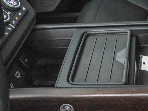 Used 2023 Land Rover Defender 130 X image 29