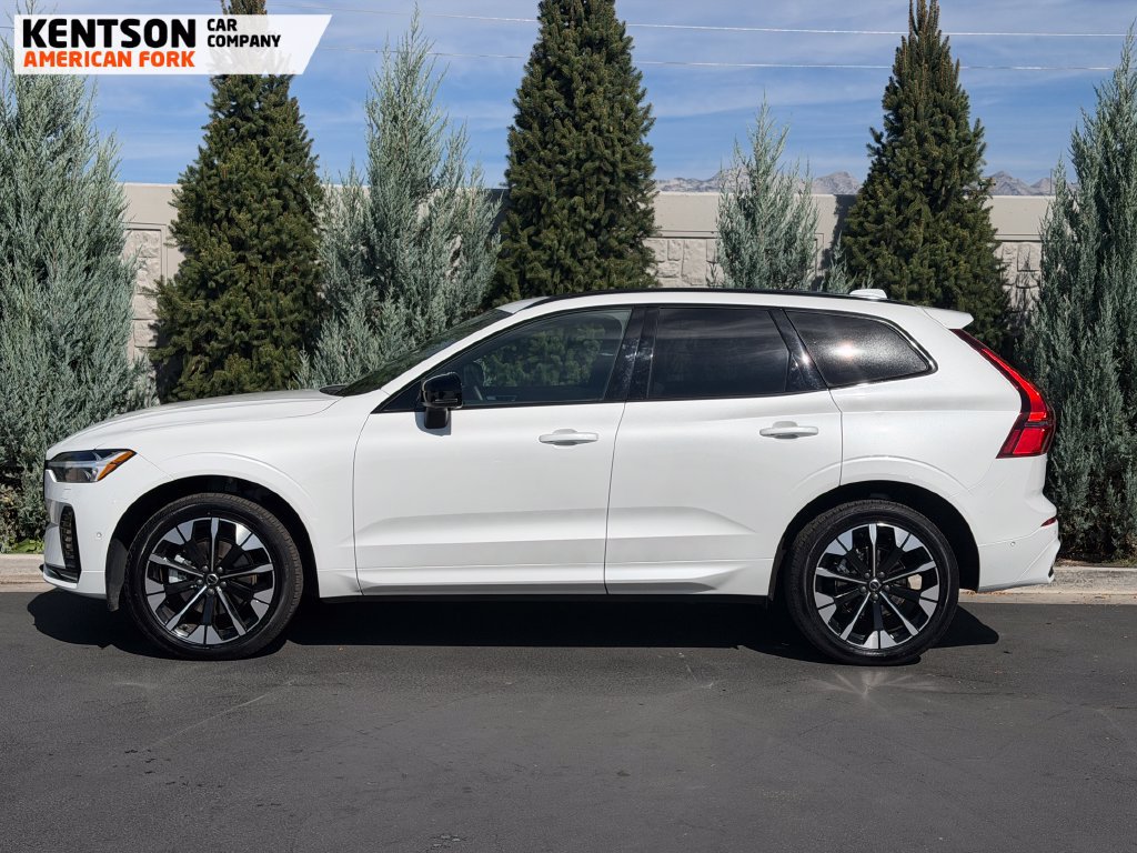 Used 2026 Volvo XC60 B5 Plus AWD/4WD image 4