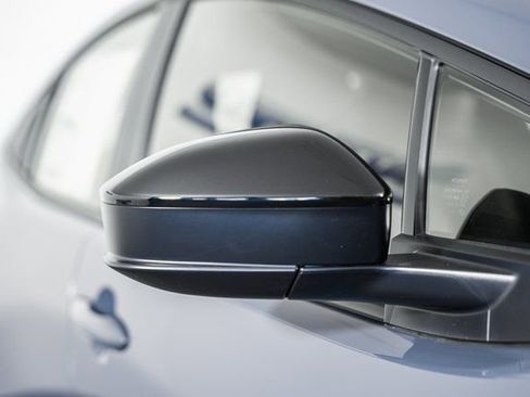 New 2026 Toyota Prius Plug-In Hybrid FWD image 17