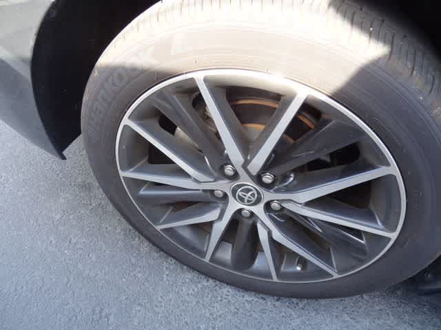 Used 2023 Toyota Camry SE FWD image 11