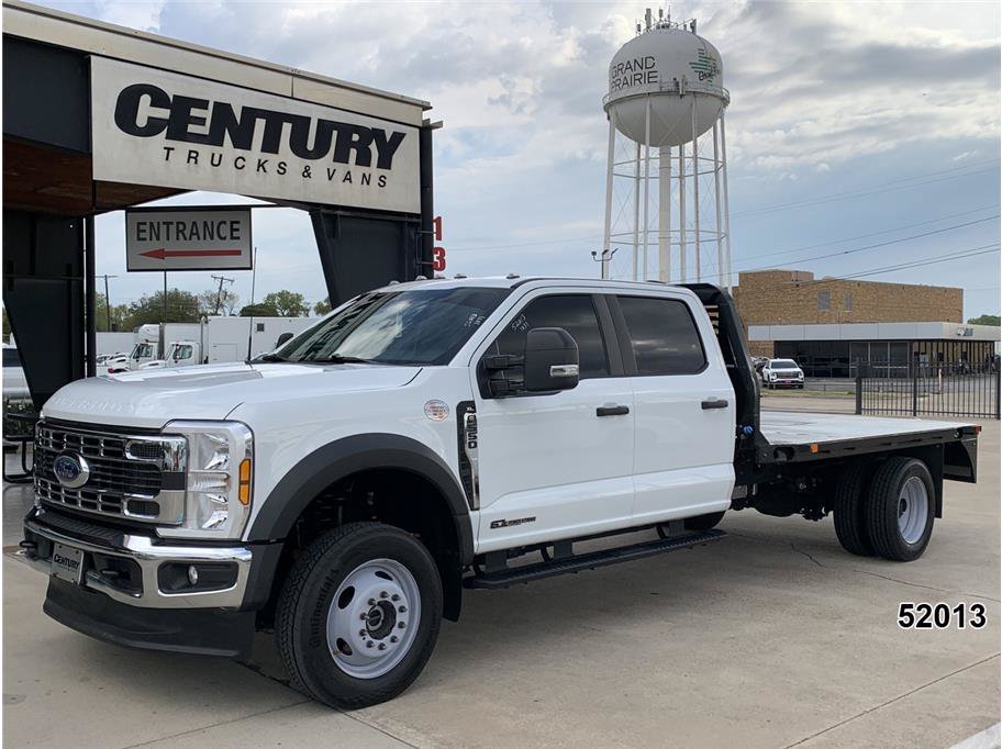 Used 2025 Ford F550 4x4 Crew Cab image 1