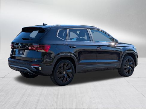 Certified 2024 Volkswagen Taos SE AWD/4WD image 7