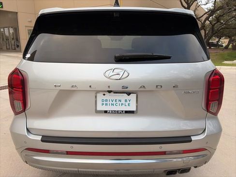 Used 2024 Hyundai Palisade Calligraphy image 4
