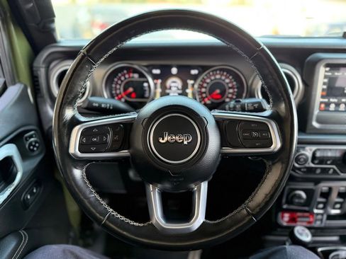 Used 2021 Jeep Wrangler Rubicon w/ Cold Weather Group image 11