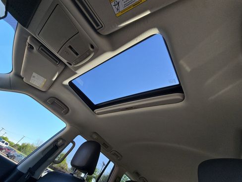 Used 2021 Nissan Armada SL w/ Captain's Chairs Package image 21