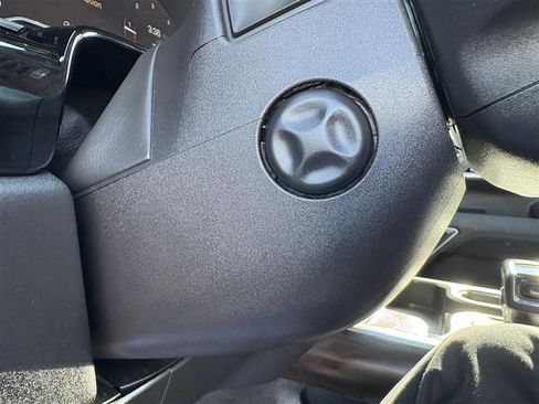 Used 2022 GMC Sierra 1500 SLT w/ SLT Premium Plus Package image 32