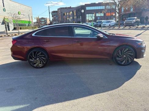 Used 2016 Chevrolet Malibu LT image 2