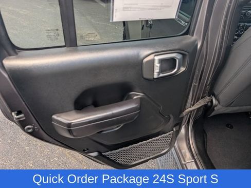 Used 2019 Jeep Wrangler Unlimited Sport S AWD/4WD image 11