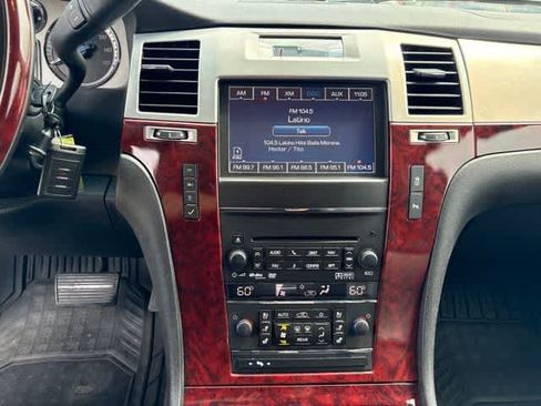 Used 2013 Cadillac Escalade ESV Luxury AWD/4WD image 20
