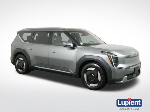 Used 2024 Kia EV9 Wind AWD/4WD image 1