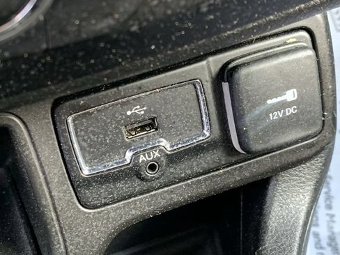 Used 2019 Jeep Renegade Latitude FWD image 26