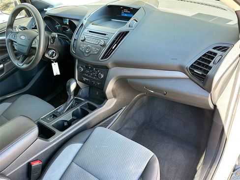 Used 2018 Ford Escape SE image 28