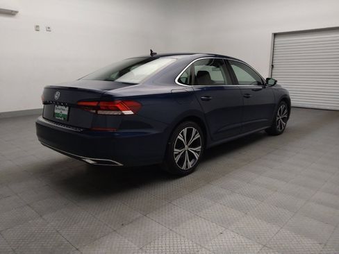 Used 2021 Volkswagen Passat 2.0T SE image 9