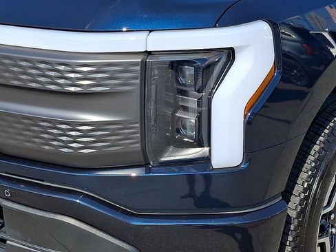 Used 2023 Ford F150 Lightning XLT AWD/4WD image 9