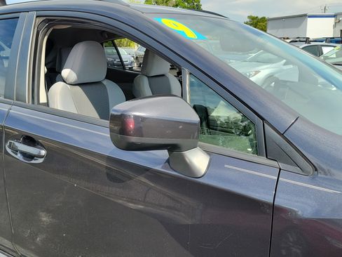 Used 2019 Subaru Crosstrek 2.0i Premium w/ Moonroof Package AWD/4WD image 9