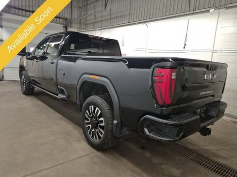 Used 2024 GMC Sierra 2500 Denali Ultimate AWD/4WD image 3