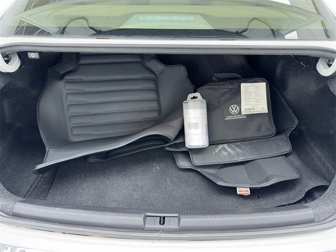 Used 2022 Volkswagen Passat 2.0T SE image 16