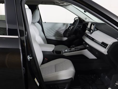 New 2025 Mitsubishi Outlander SEL image 32