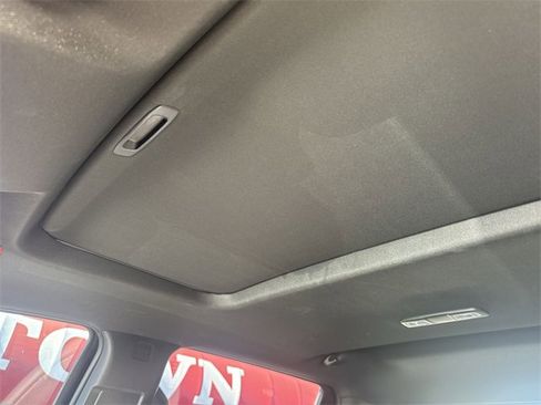 Used 2024 GMC Sierra 1500 AT4 w/ Technology Package image 21