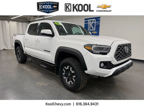 Used 2023 Toyota Tacoma TRD Off-Road image 1