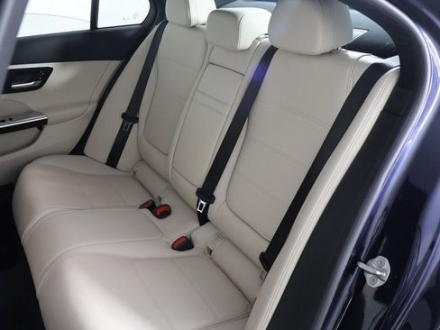 Used 2023 Mercedes-Benz C 300 4MATIC Sedan image 31