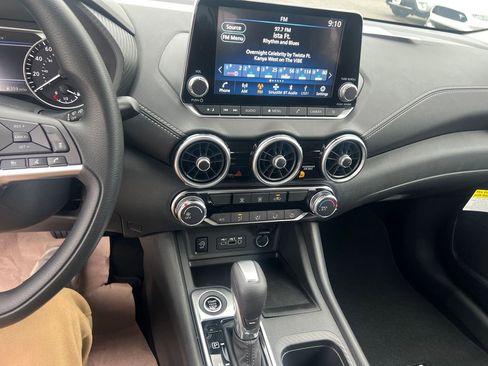 New 2025 Nissan Sentra SV image 18