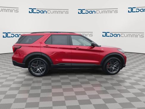 New 2026 Ford Explorer ST-Line w/ ST-Line Street Pack AWD/4WD image 9