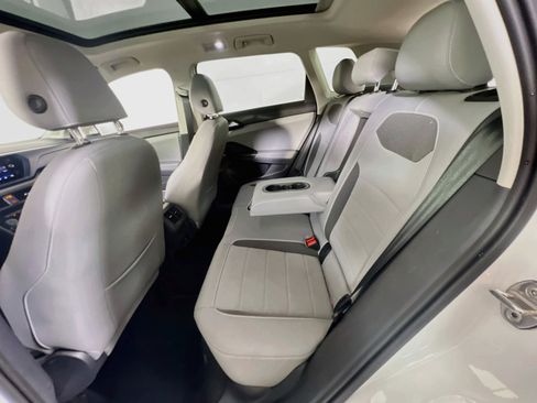 Used 2023 Volkswagen Taos SE image 23