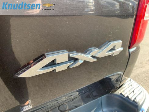 Used 2019 RAM 1500 Laramie AWD/4WD image 9