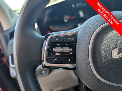 Used 2025 Kia Carnival FWD image 14