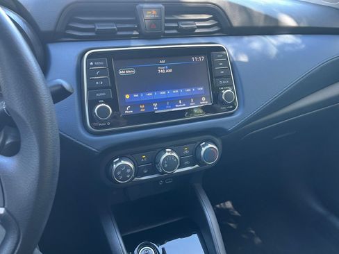 Used 2025 Nissan Versa SV FWD image 17