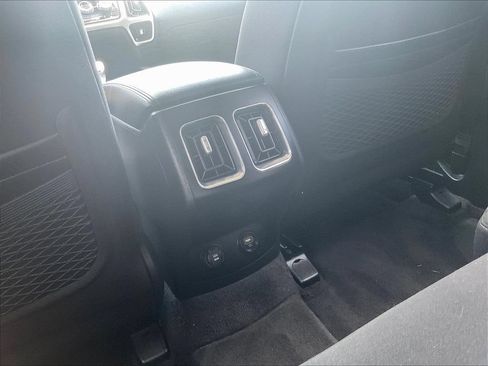 Used 2022 Kia Sorento LX FWD image 10