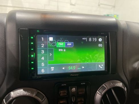 Used 2018 Jeep Wrangler Unlimited Sport S AWD/4WD image 12