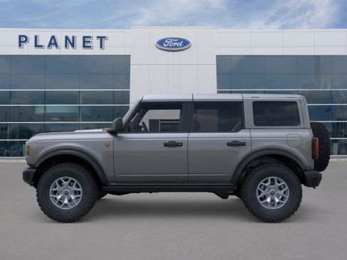 New 2025 Ford Bronco Badlands image 3